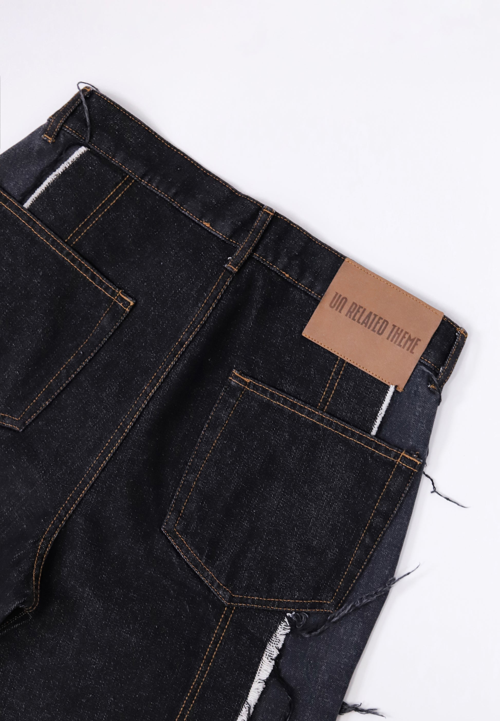 BLACK SHADES TWISTED JEANS